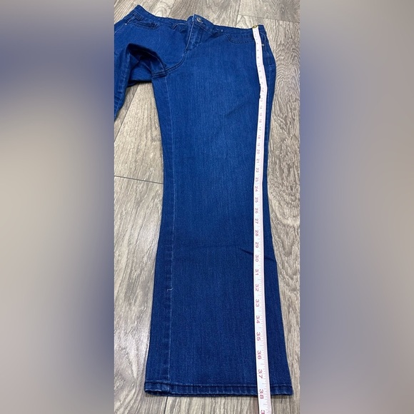 💙💙Gloria Vanderbilt Blue Jeans Size 10💙💙 - Picture 6 of 9